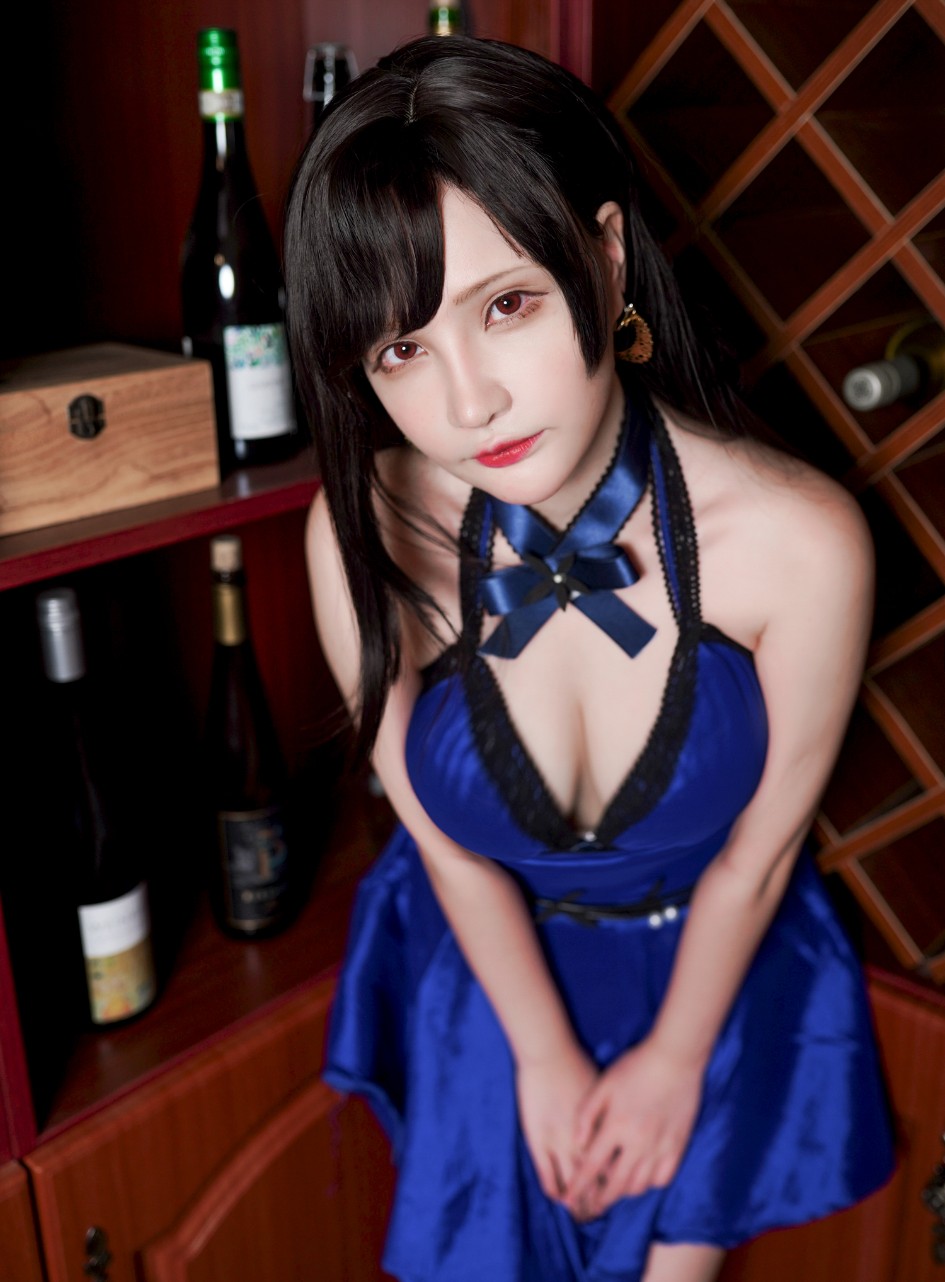 Senya-Miku---Tifa-Dress-3_resized4f9127fb57a2b217.jpg