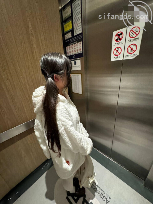 【三次元】萝莉小表妹后续9-影院里酒精上头-1.jpg