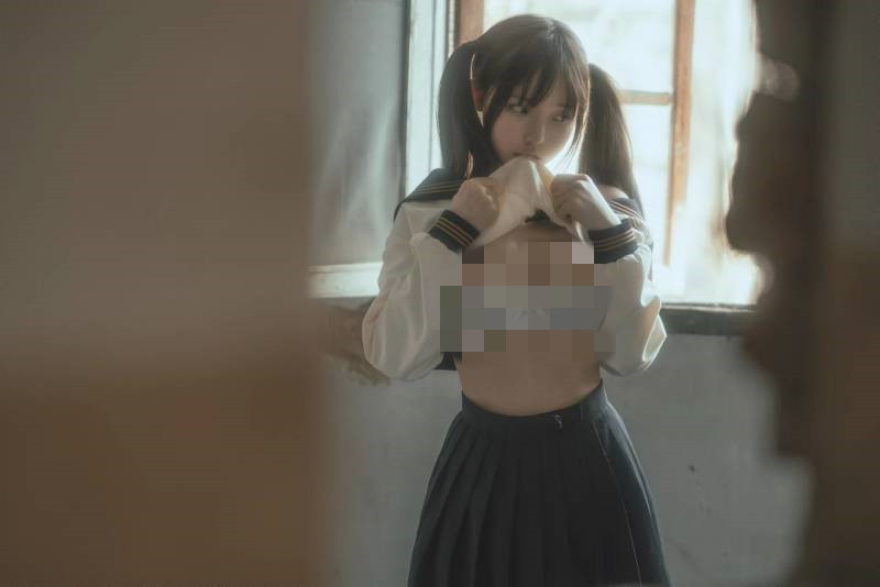 六味帝皇酱 – 废墟JK（52P-777MB）
